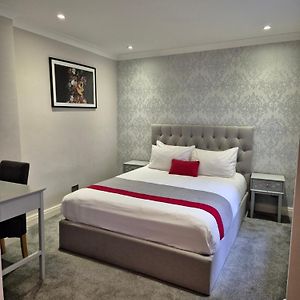 Luxury Two Bedroom Apartment in Westminster